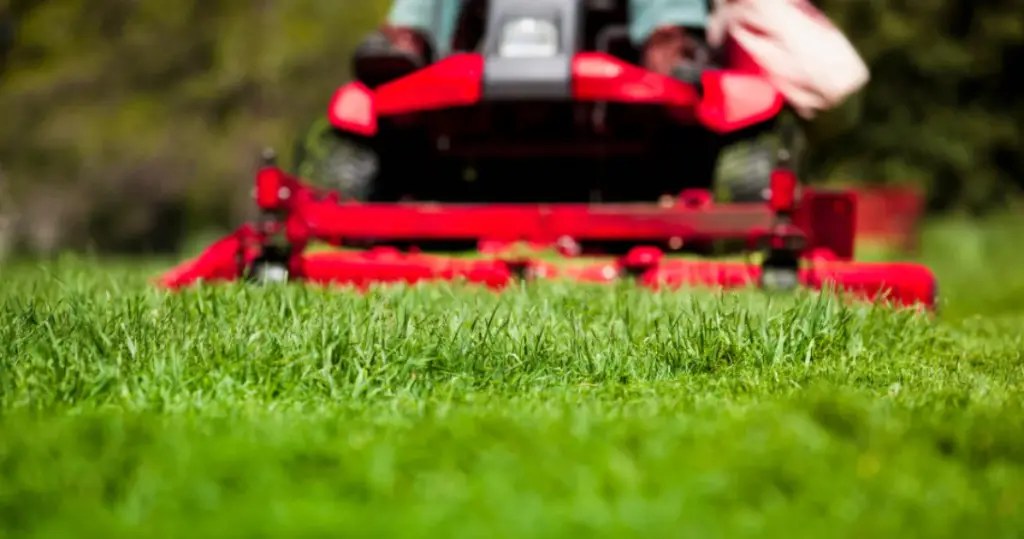 Lawn Mowing in McPherson KS